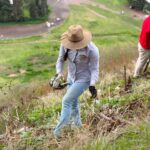 LA ALCALDESA DRA. IVETTE TOPETE LIDERA JORNADA DE REFORESTACIÓN EN EL CERRO DEL SACROMONTE.